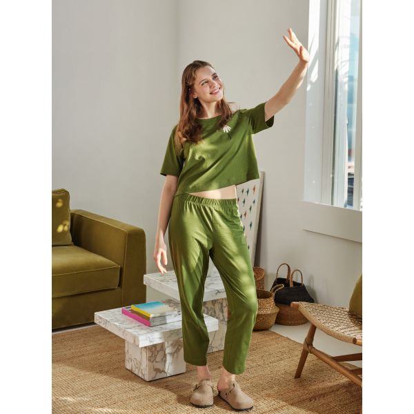 Petite Crew Neck Embroidered Short Sleeve Women's Pajamas Set